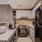 Stylish Studio Apartment In Downtown Dubai