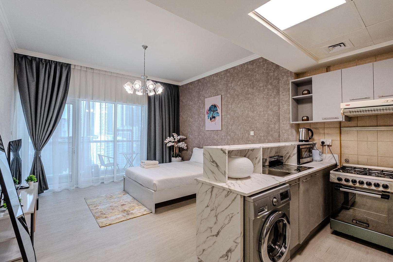 Stylish In Downtown Apartment