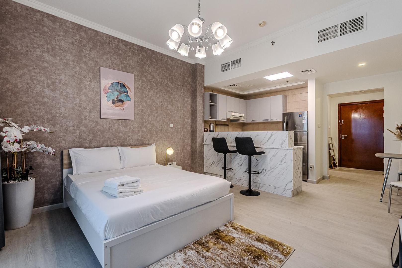 Stylish In Downtown Apartment